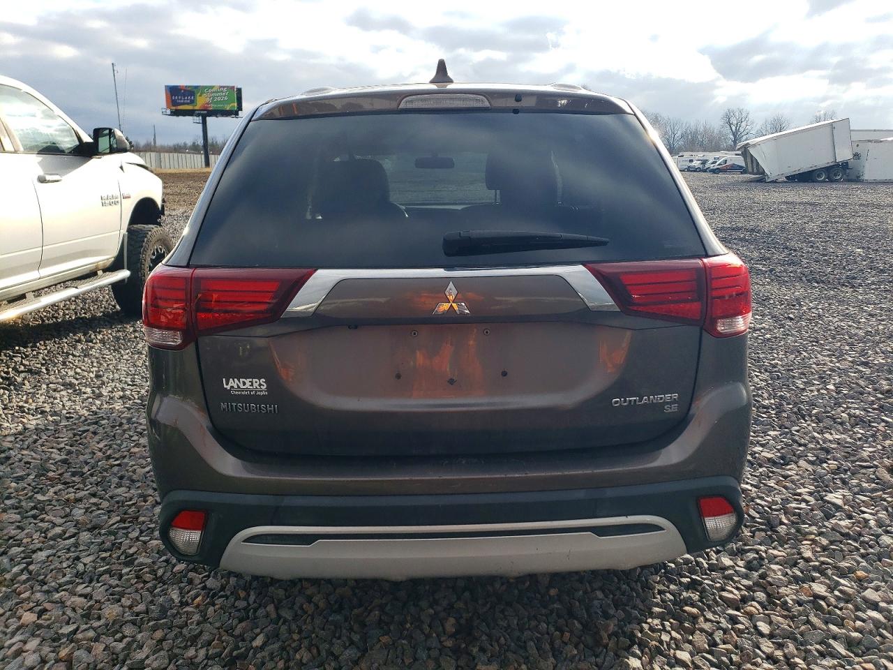 2019 MITSUBISHI OUTLANDER SE photo 6
