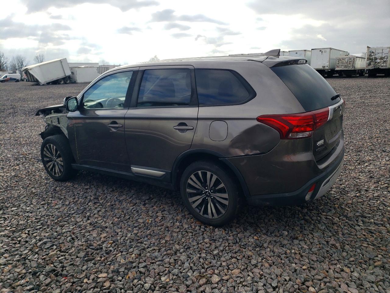 2019 MITSUBISHI OUTLANDER SE photo 2