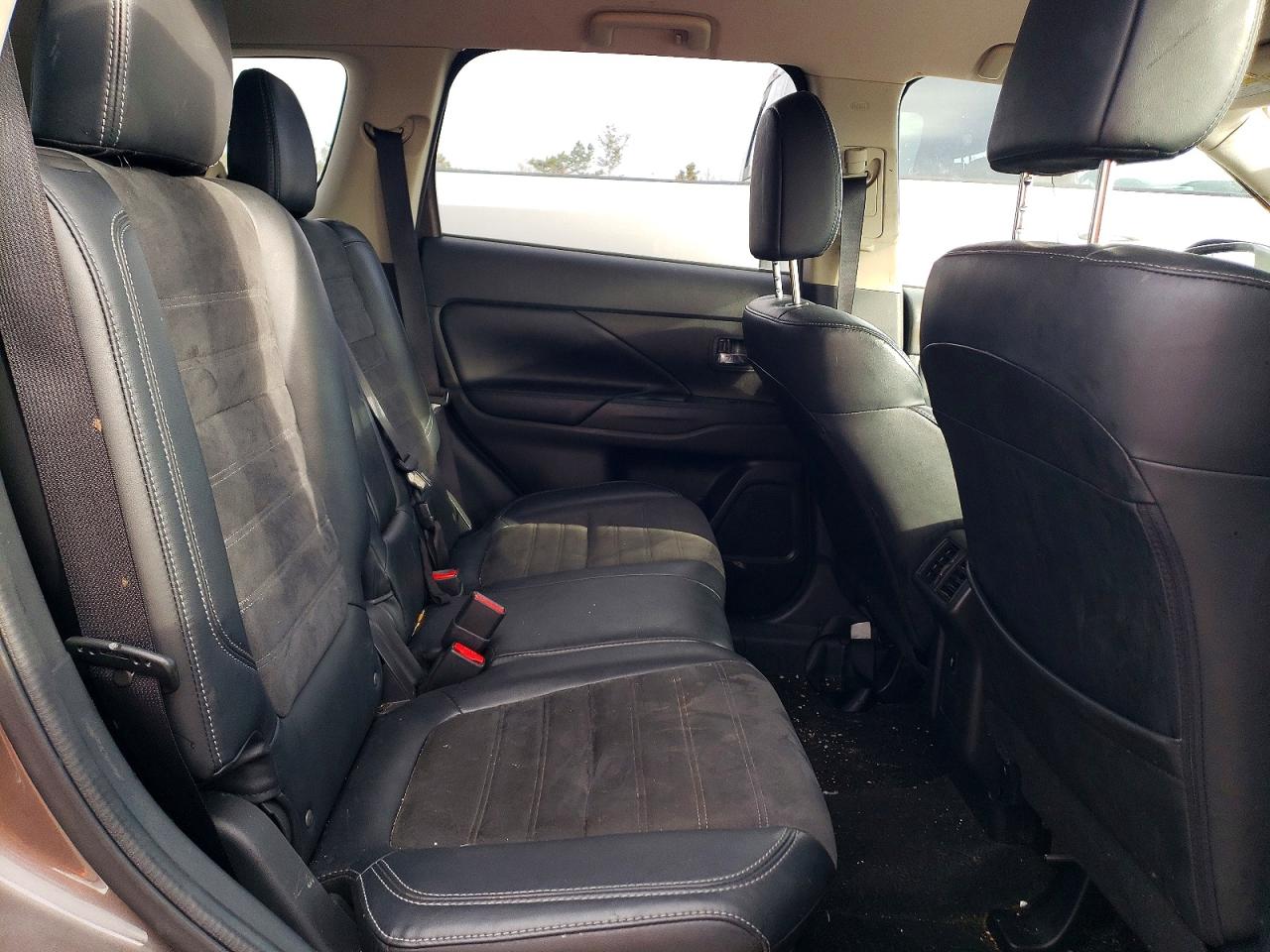2019 MITSUBISHI OUTLANDER SE photo 10