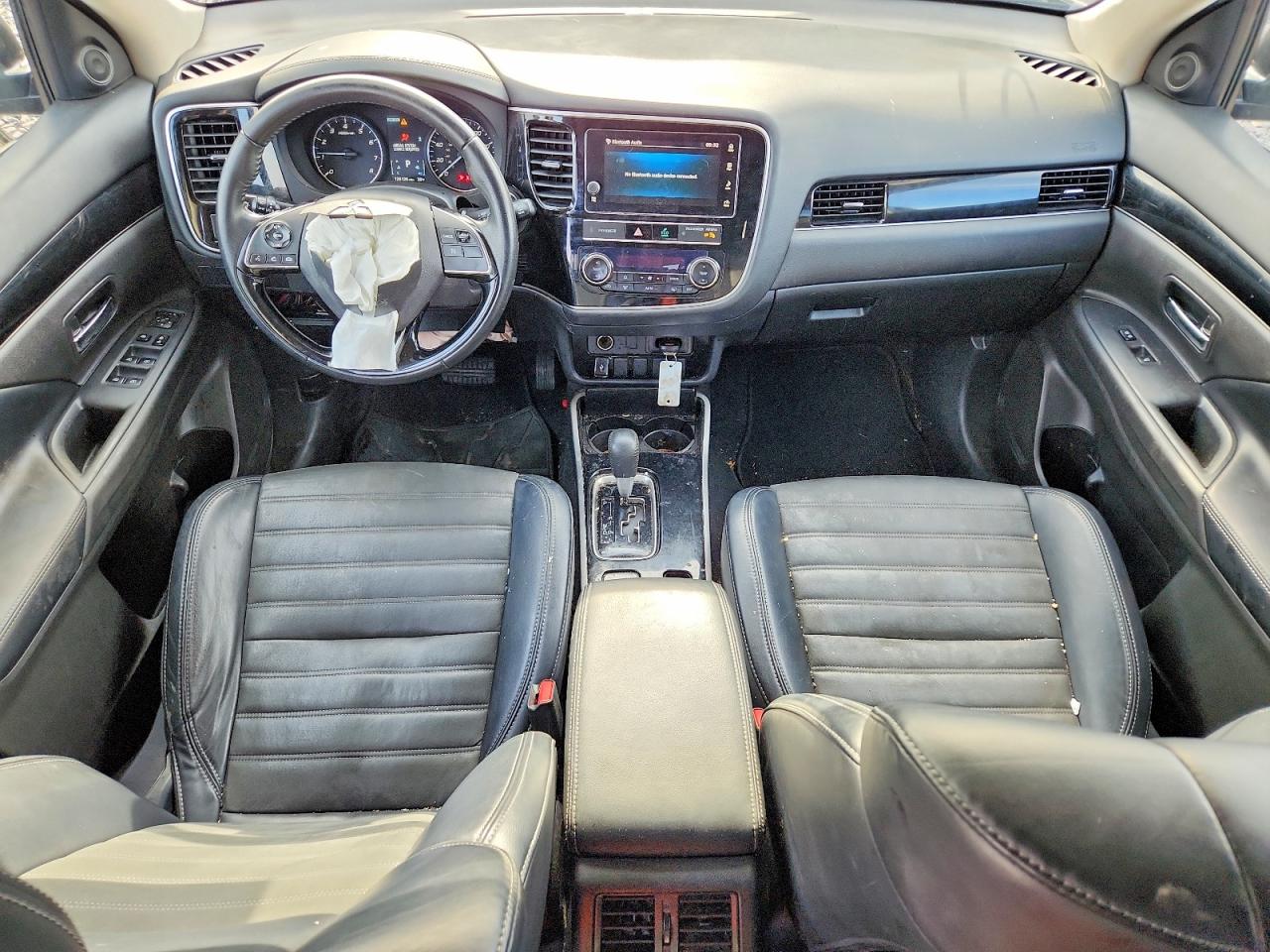 2019 MITSUBISHI OUTLANDER SE photo 8