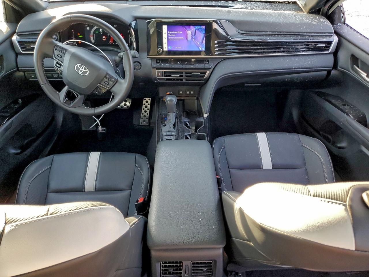 2025 TOYOTA CAMRY XSE photo 8
