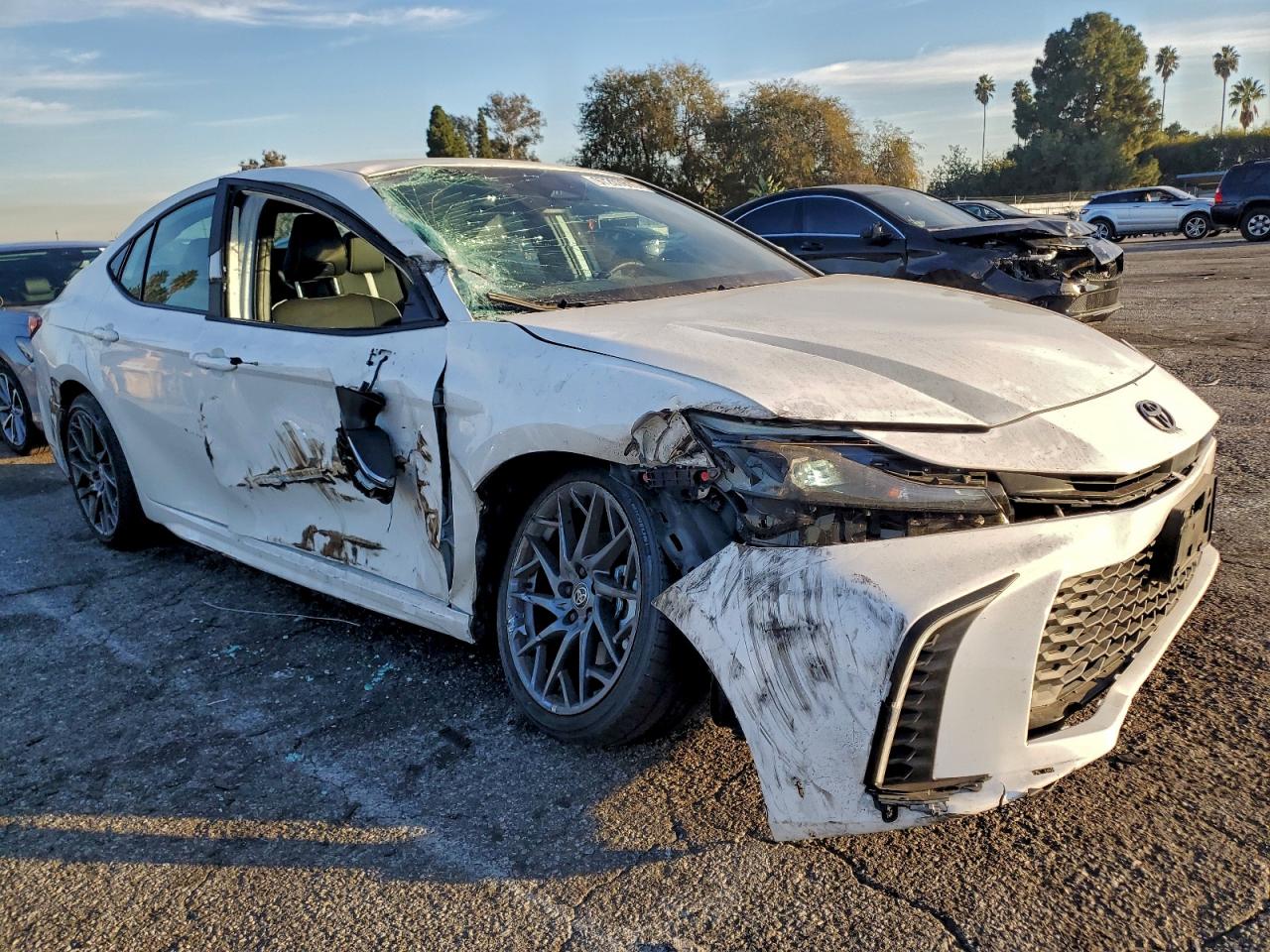 2025 TOYOTA CAMRY XSE photo 4