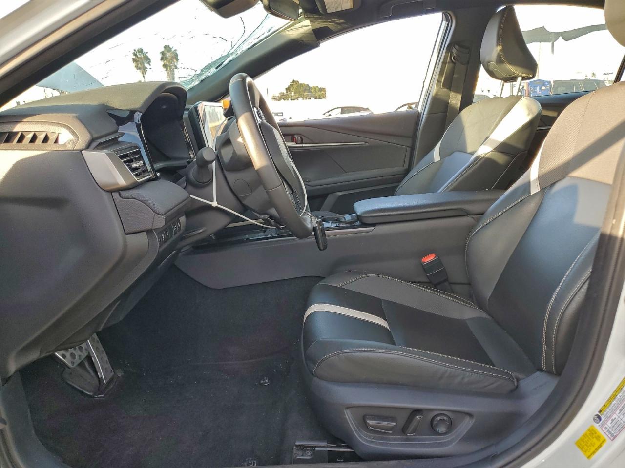 2025 TOYOTA CAMRY XSE photo 7