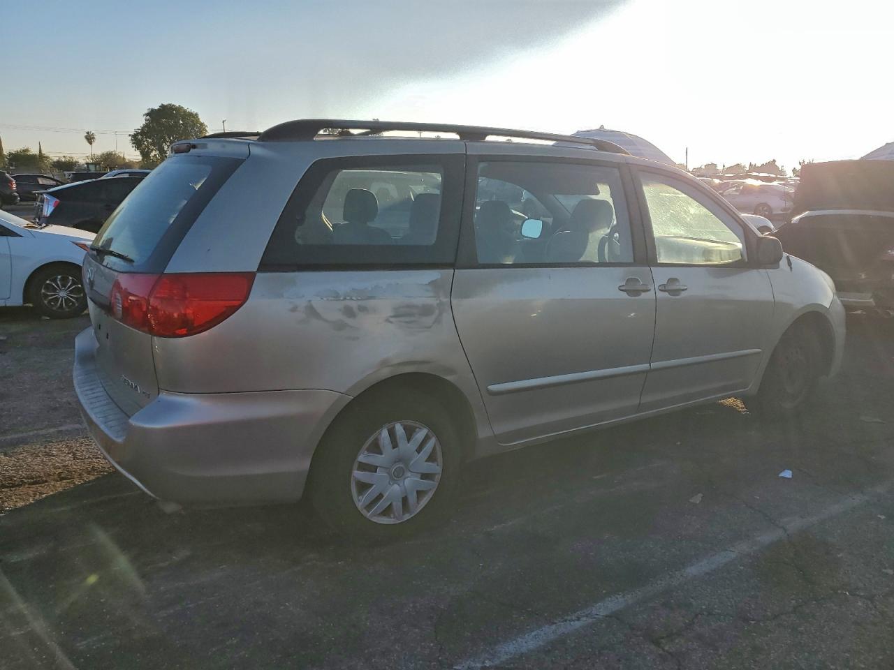 2006 TOYOTA SIENNA CE photo 3