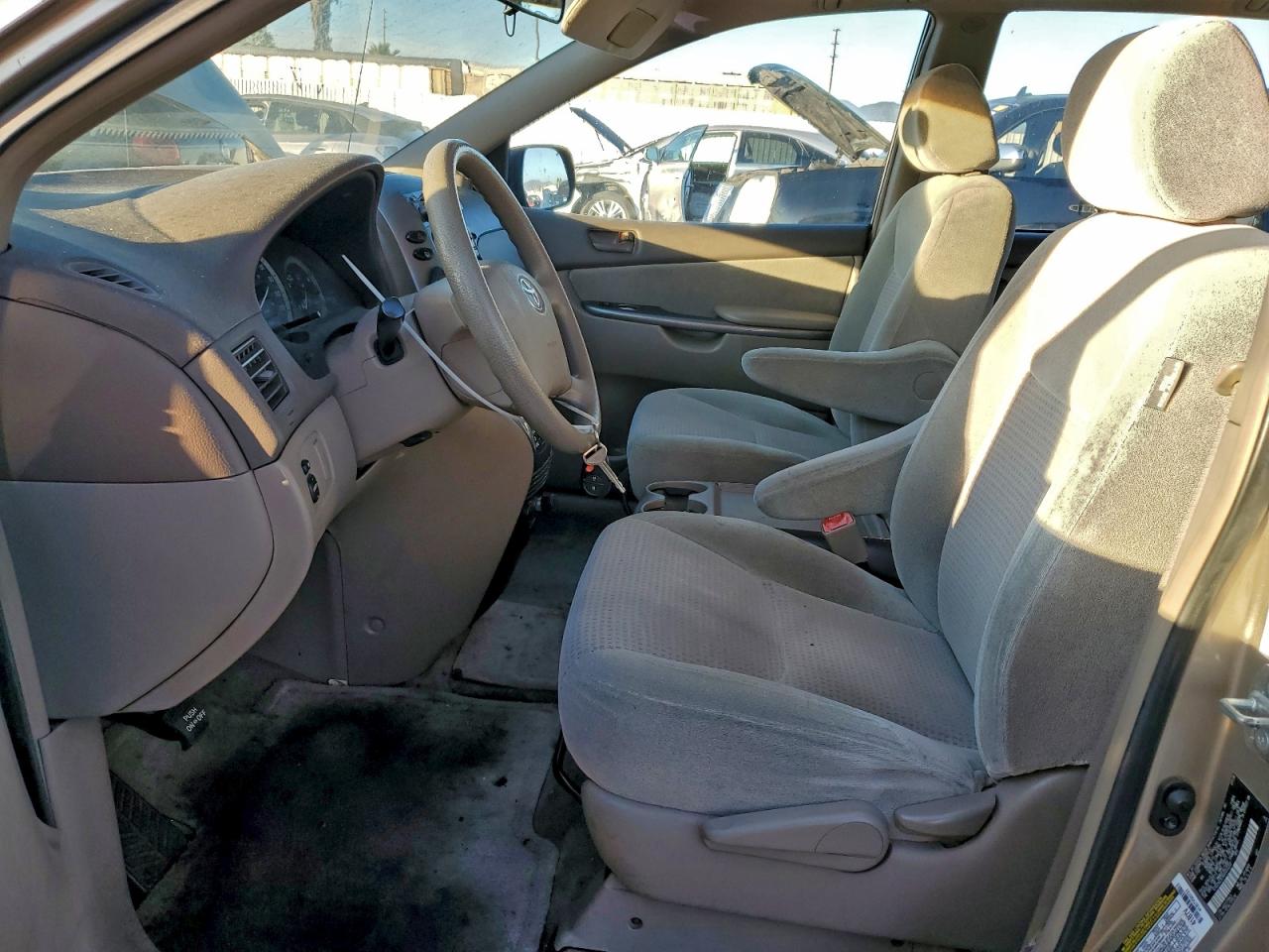 2006 TOYOTA SIENNA CE photo 7