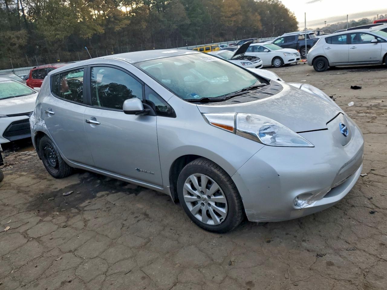2013 NISSAN LEAF S photo 4
