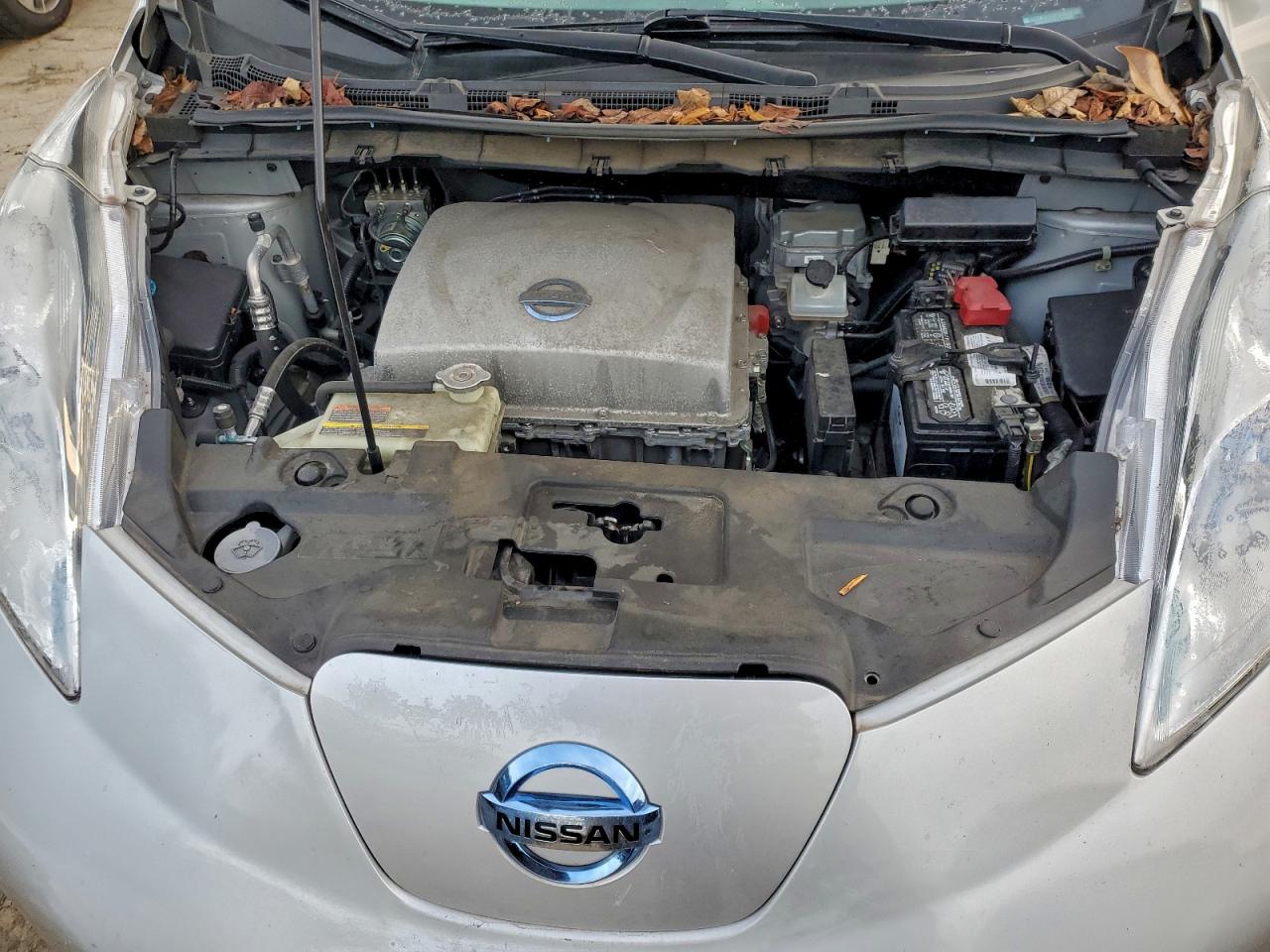 2013 NISSAN LEAF S photo 11