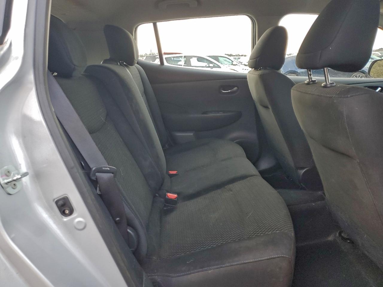 2013 NISSAN LEAF S photo 10