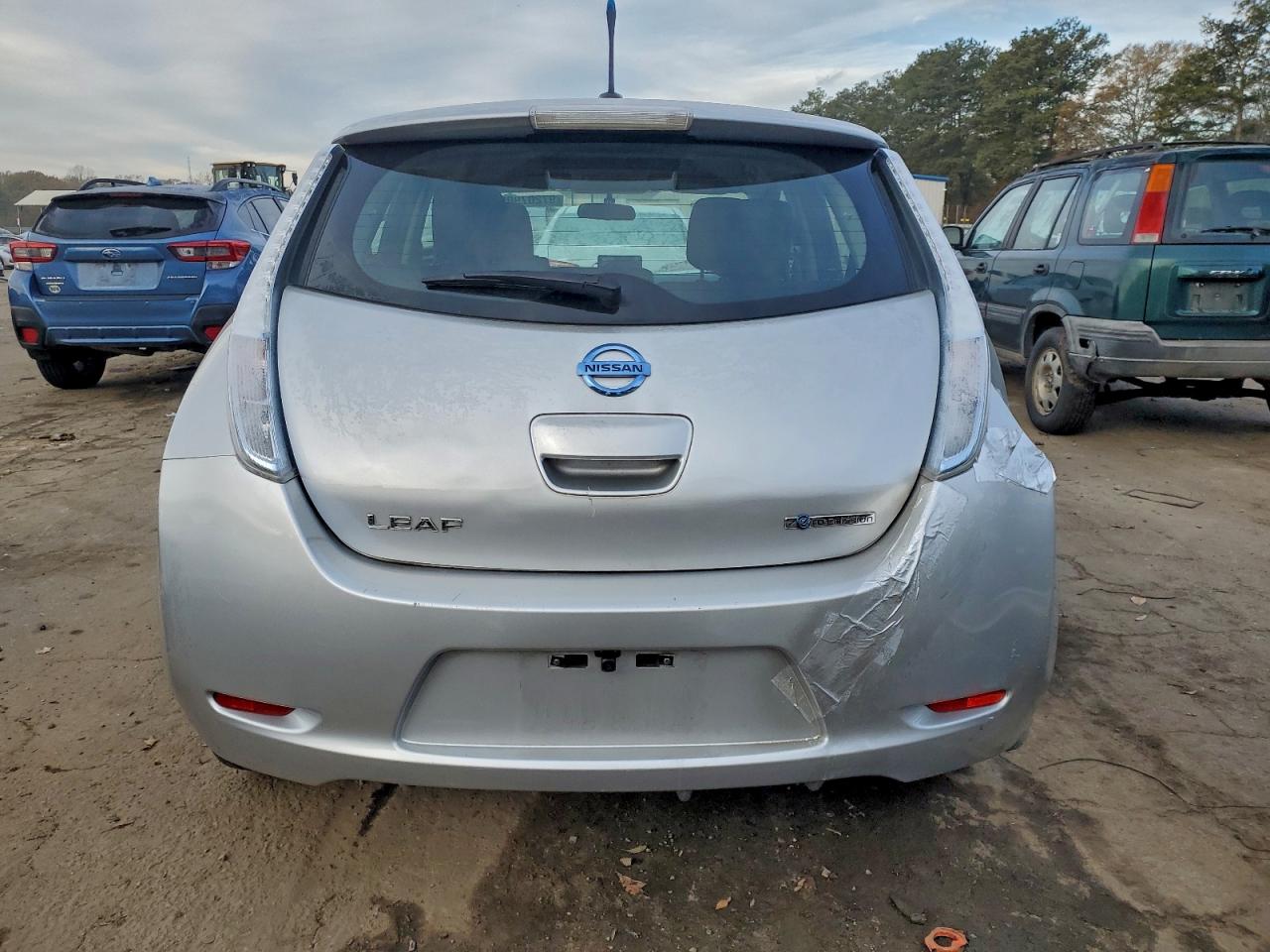 2013 NISSAN LEAF S photo 6