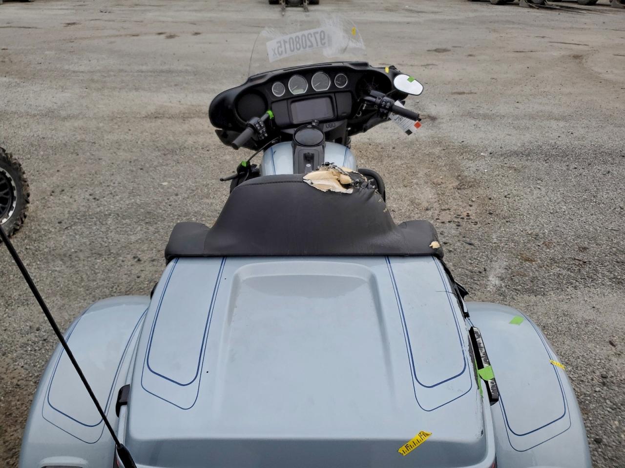 2025 HARLEY-DAVIDSON FLHTCUTG photo 6