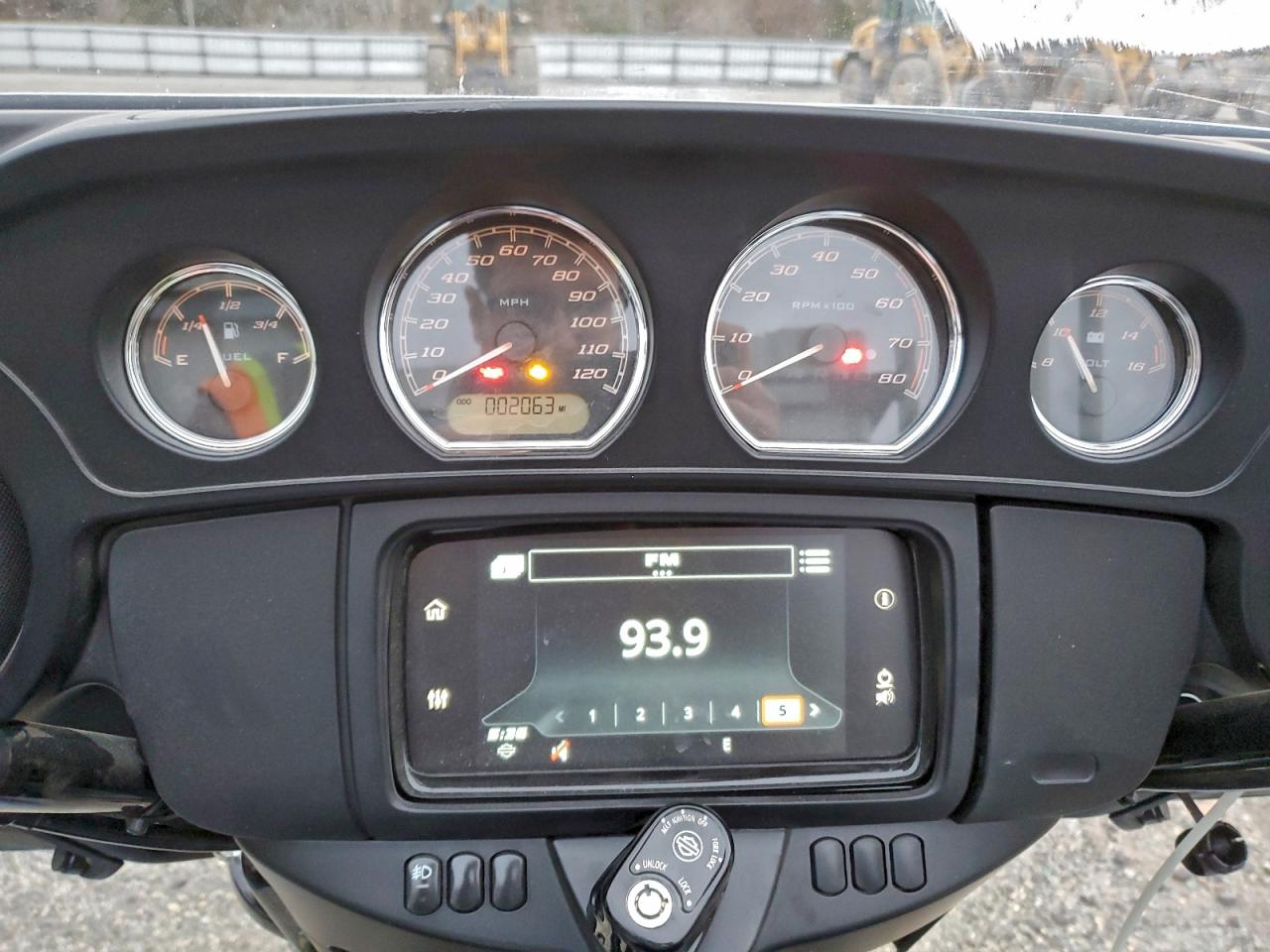 2025 HARLEY-DAVIDSON FLHTCUTG photo 7