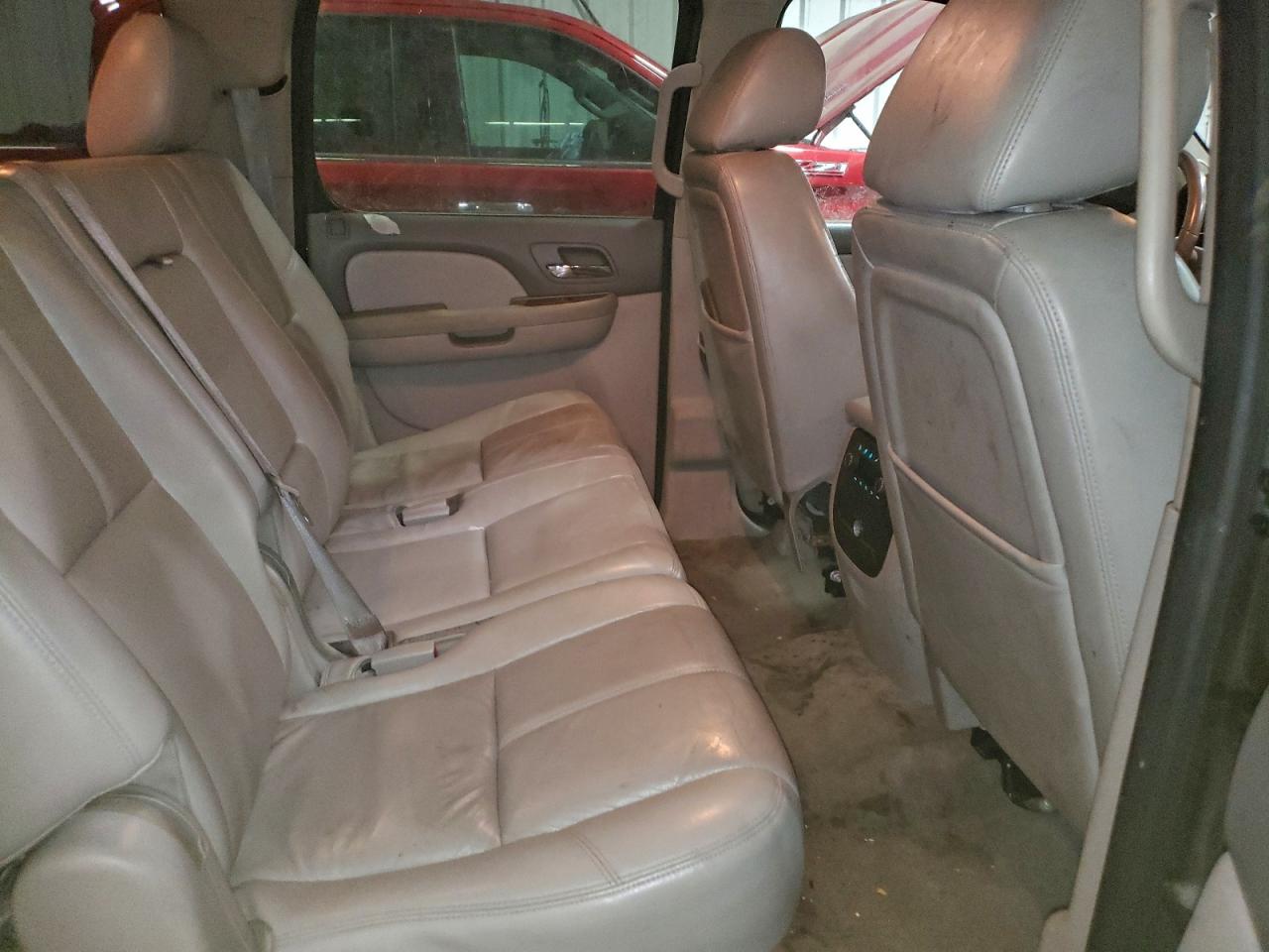 2012 CHEVROLET SUBURBAN K1500 LT photo 11