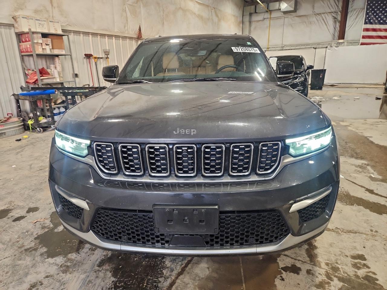 2022 JEEP GRAND CHEROKEE SUMMIT photo 5