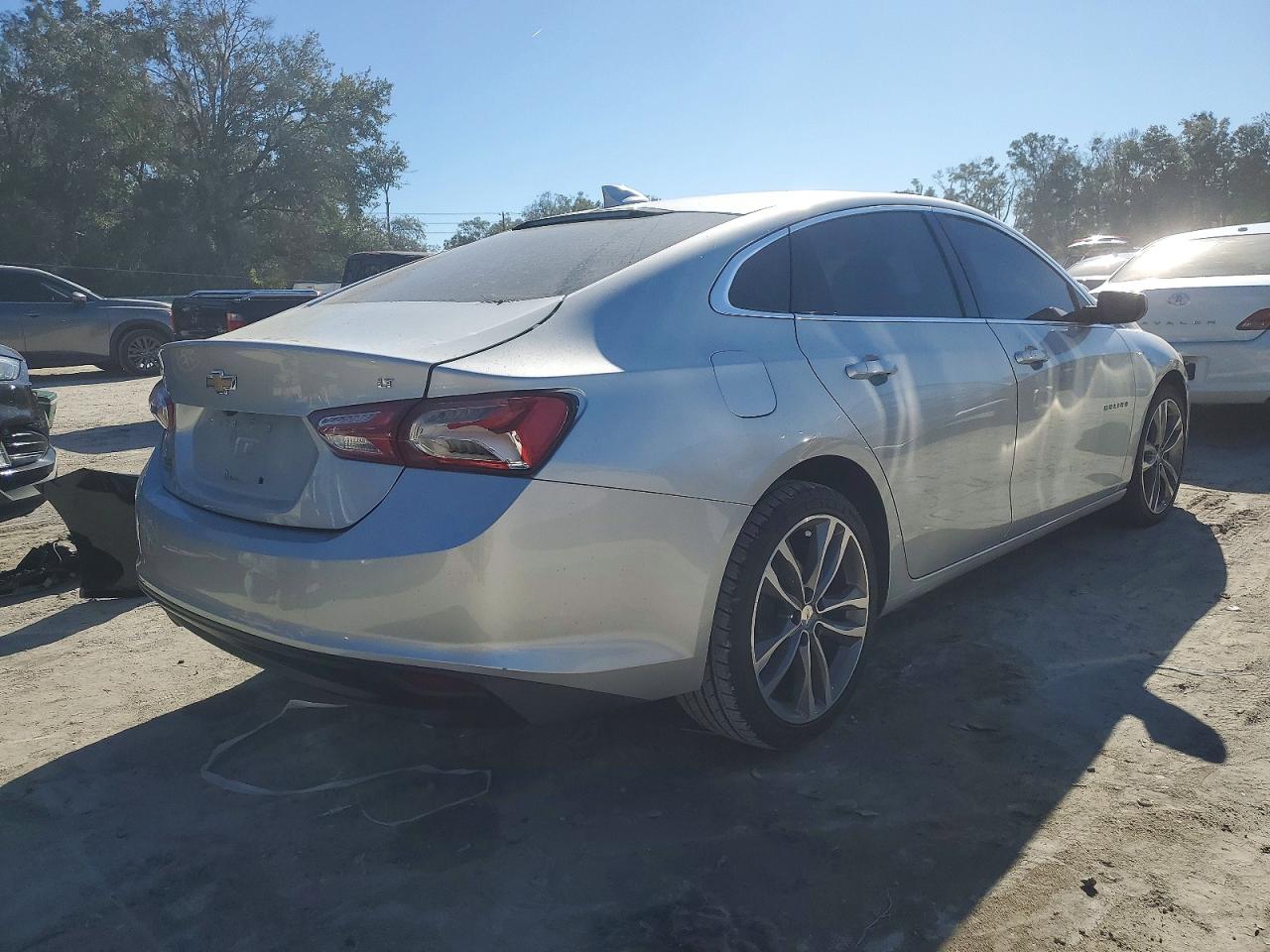 2021 CHEVROLET MALIBU LT photo 3