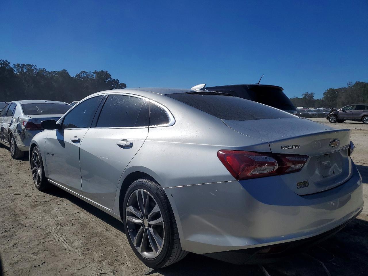 2021 CHEVROLET MALIBU LT photo 2