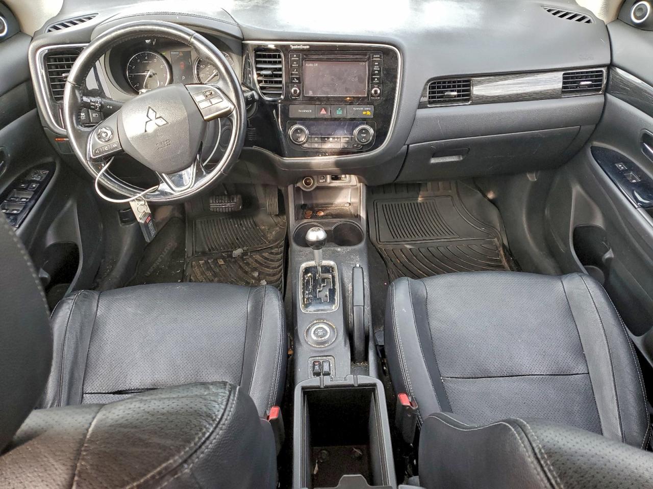 2016 MITSUBISHI OUTLANDER SE photo 8