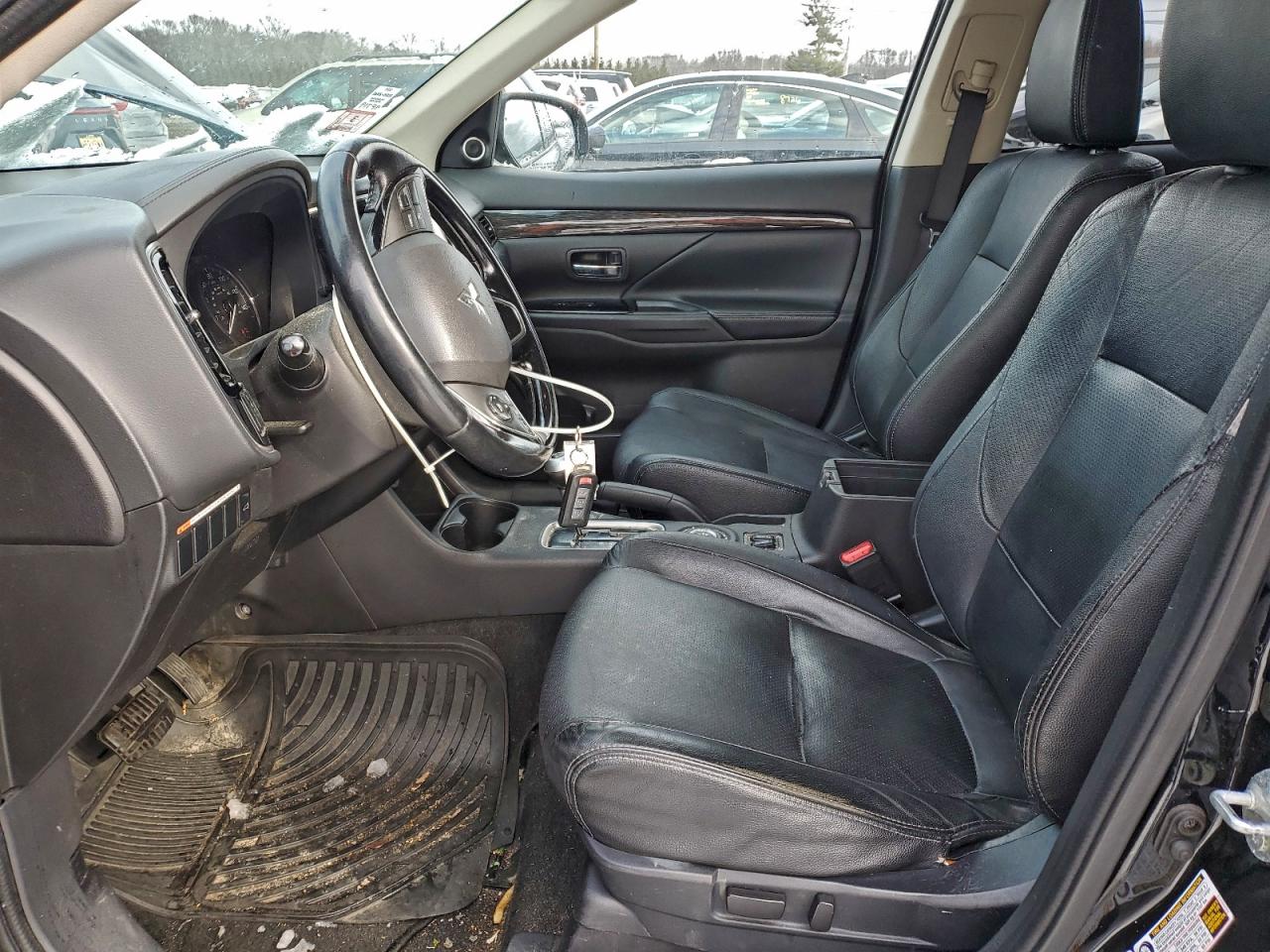 2016 MITSUBISHI OUTLANDER SE photo 7