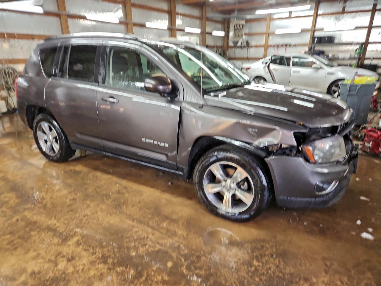 2017 JEEP COMPASS LATITUDE photo 4