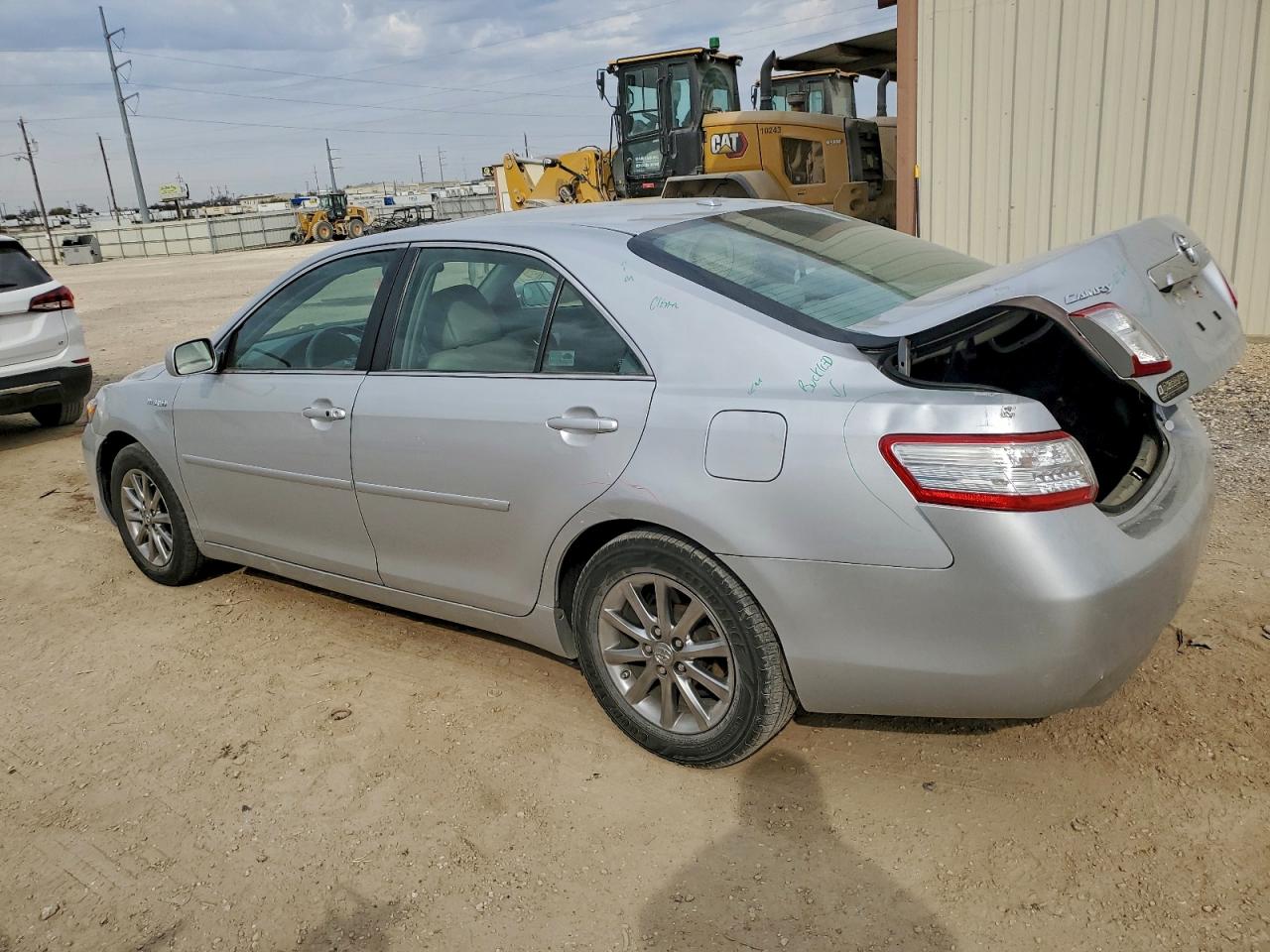 2010 TOYOTA CAMRY HYBRID photo 2