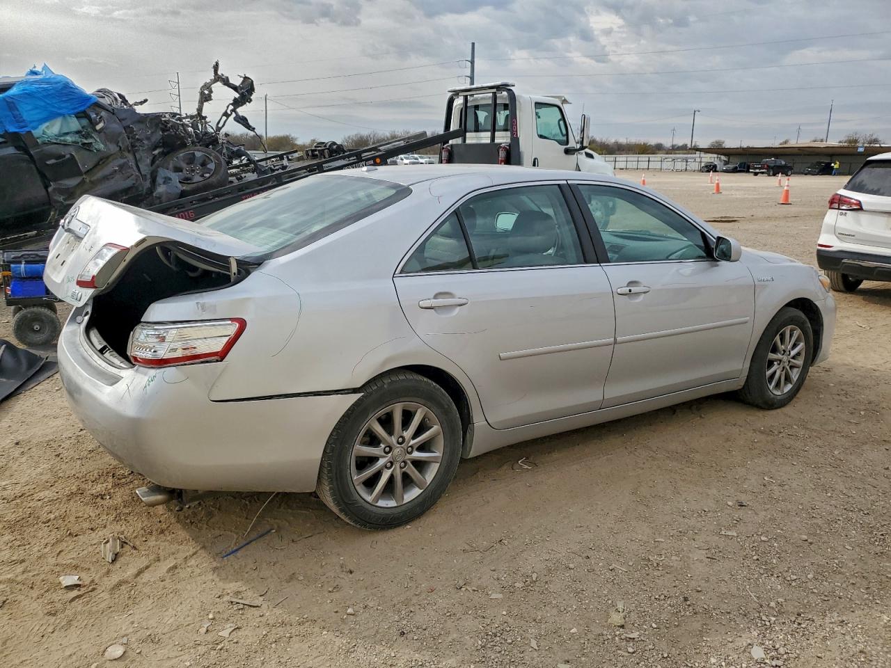 2010 TOYOTA CAMRY HYBRID photo 3