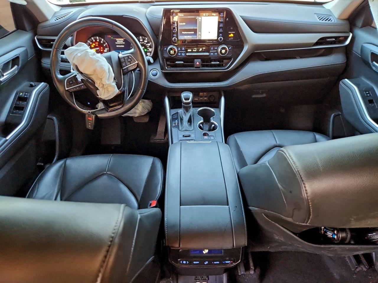 2020 TOYOTA HIGHLANDER XLE photo 8