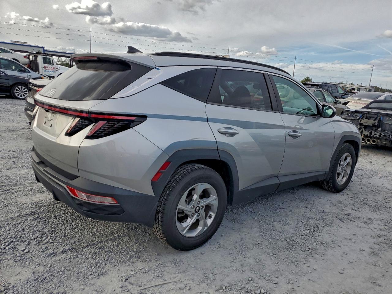 2022 HYUNDAI TUCSON SEL photo 3