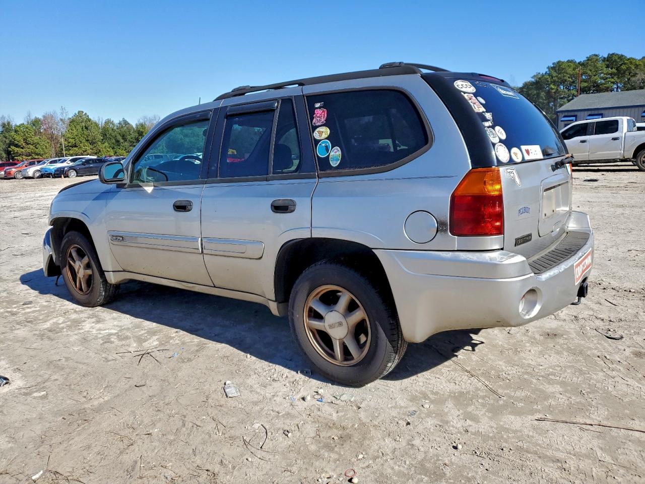 2005 GMC ENVOY photo 2