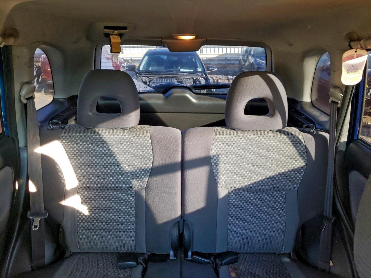 2004 TOYOTA RAV4 photo 10