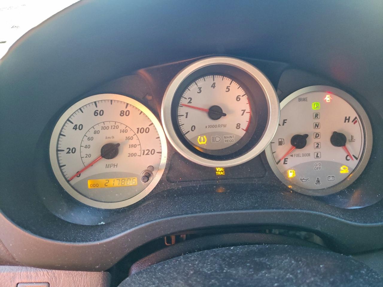 2004 TOYOTA RAV4 photo 9
