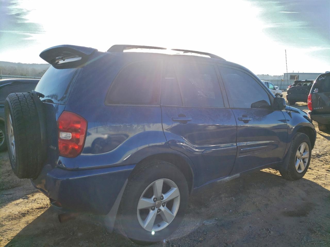 2004 TOYOTA RAV4 photo 3
