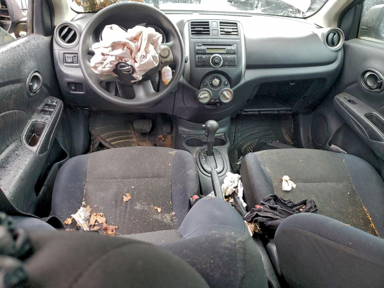 2012 NISSAN VERSA S photo 8