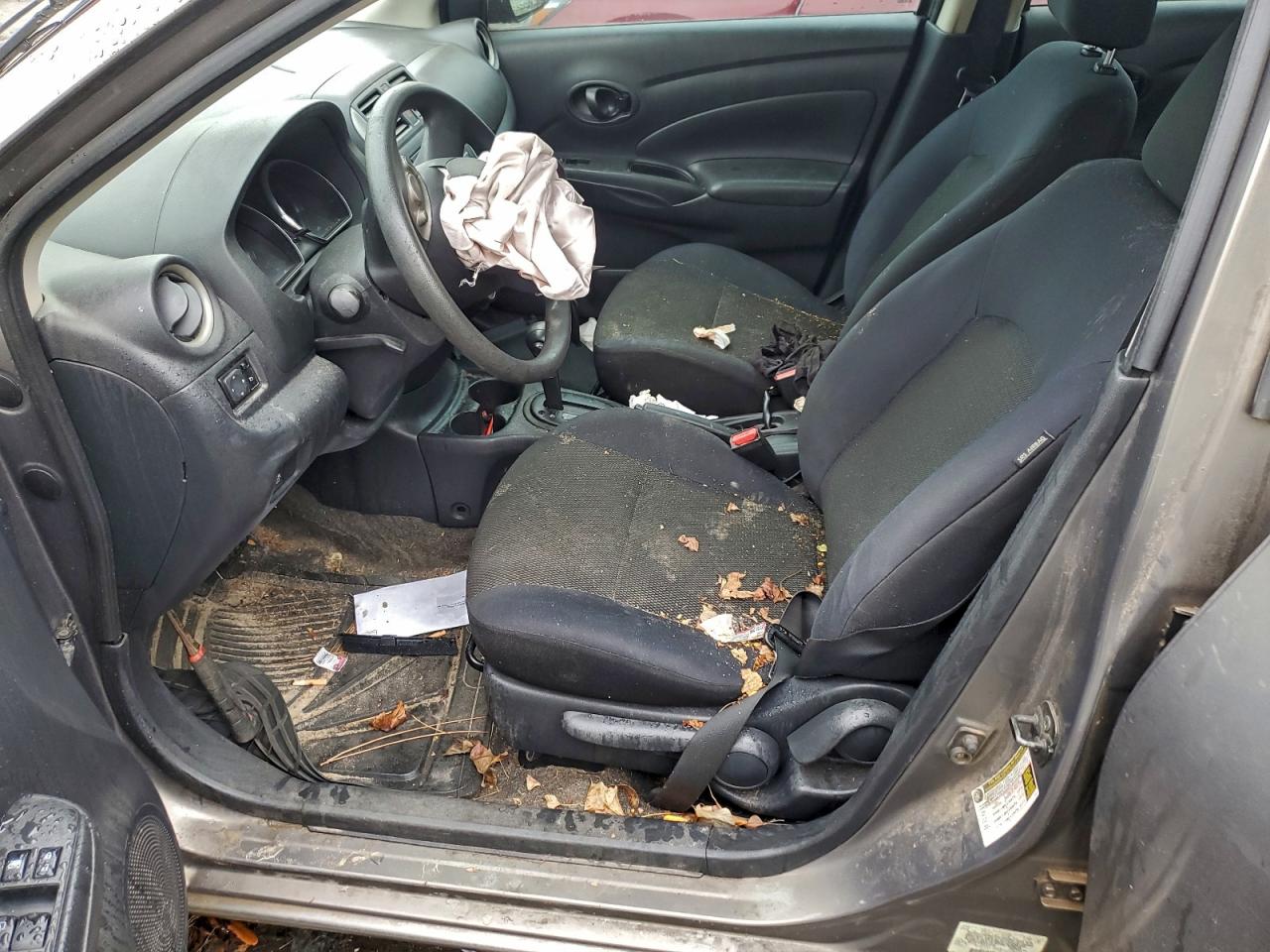 2012 NISSAN VERSA S photo 7