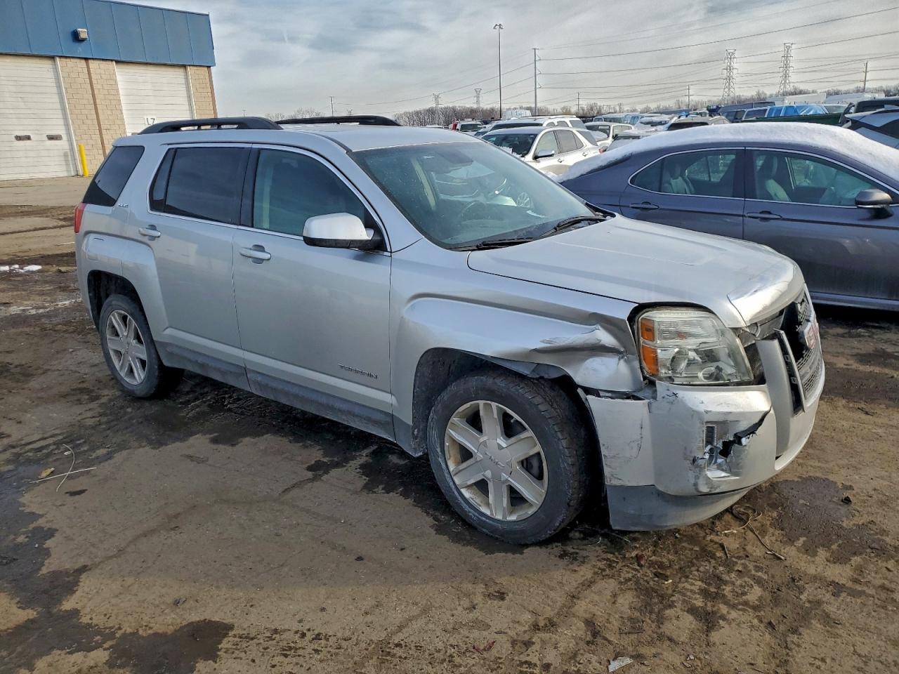2012 GMC TERRAIN SLE photo 4