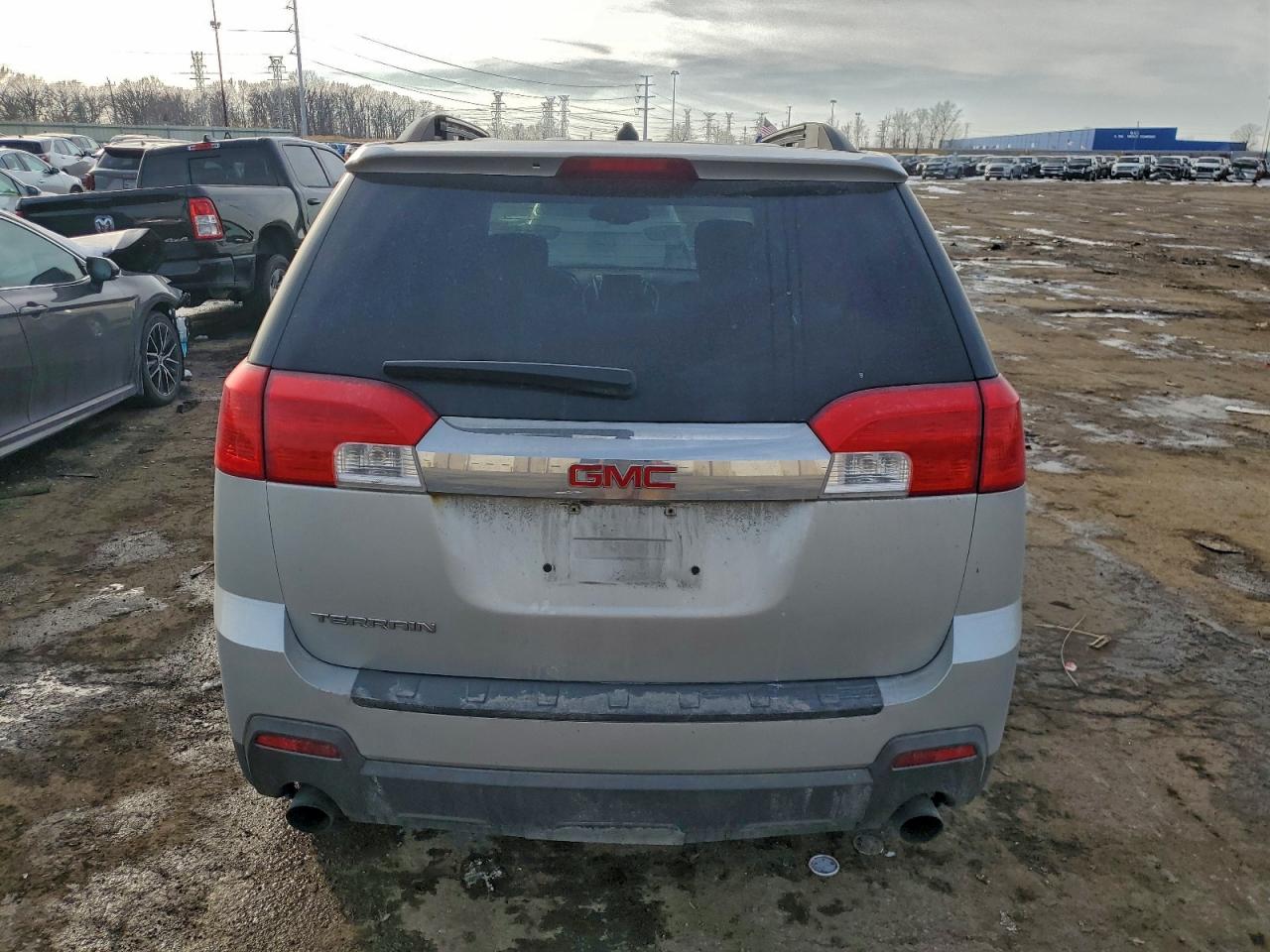 2012 GMC TERRAIN SLE photo 6