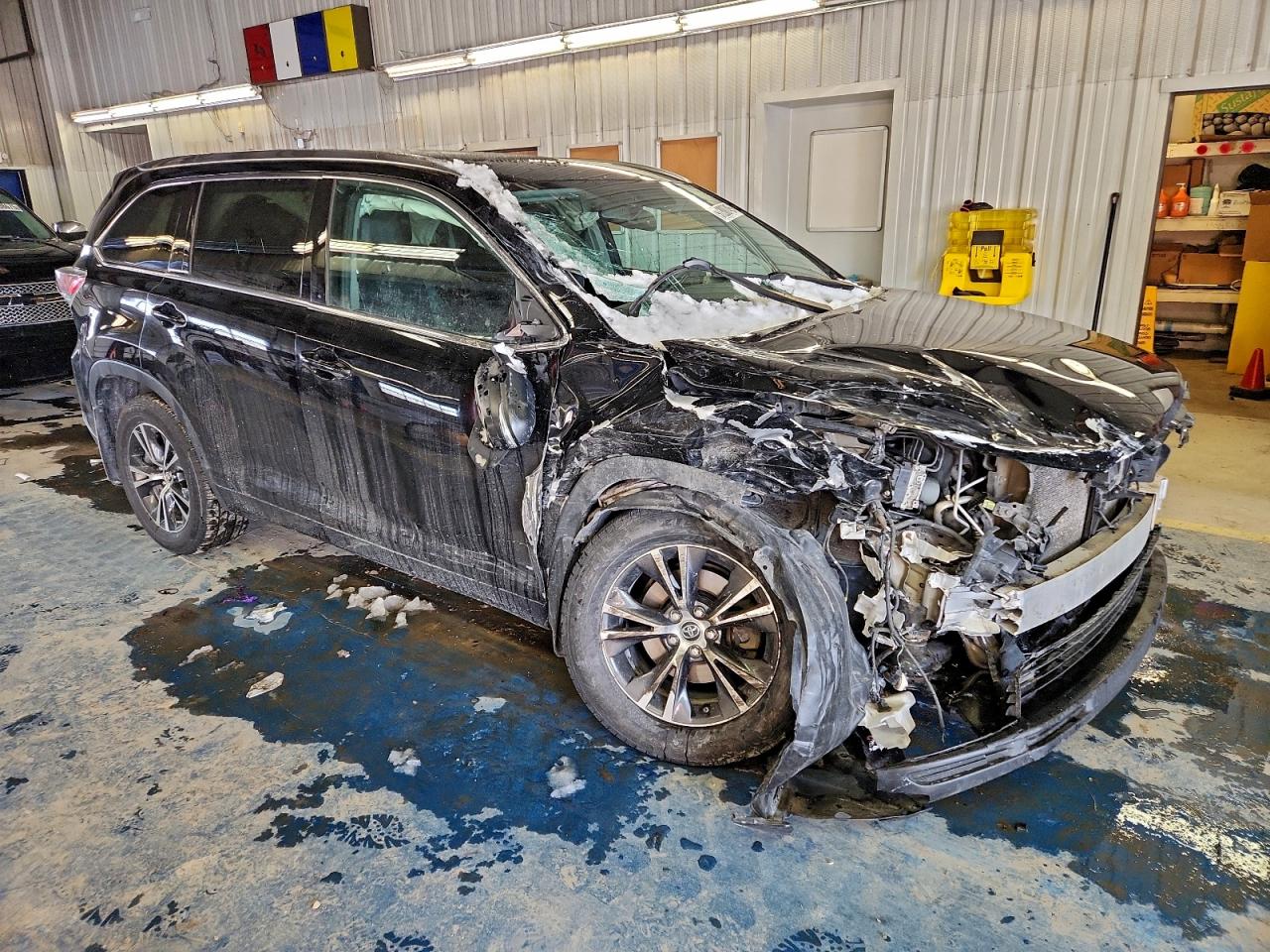 2016 TOYOTA HIGHLANDER XLE photo 4