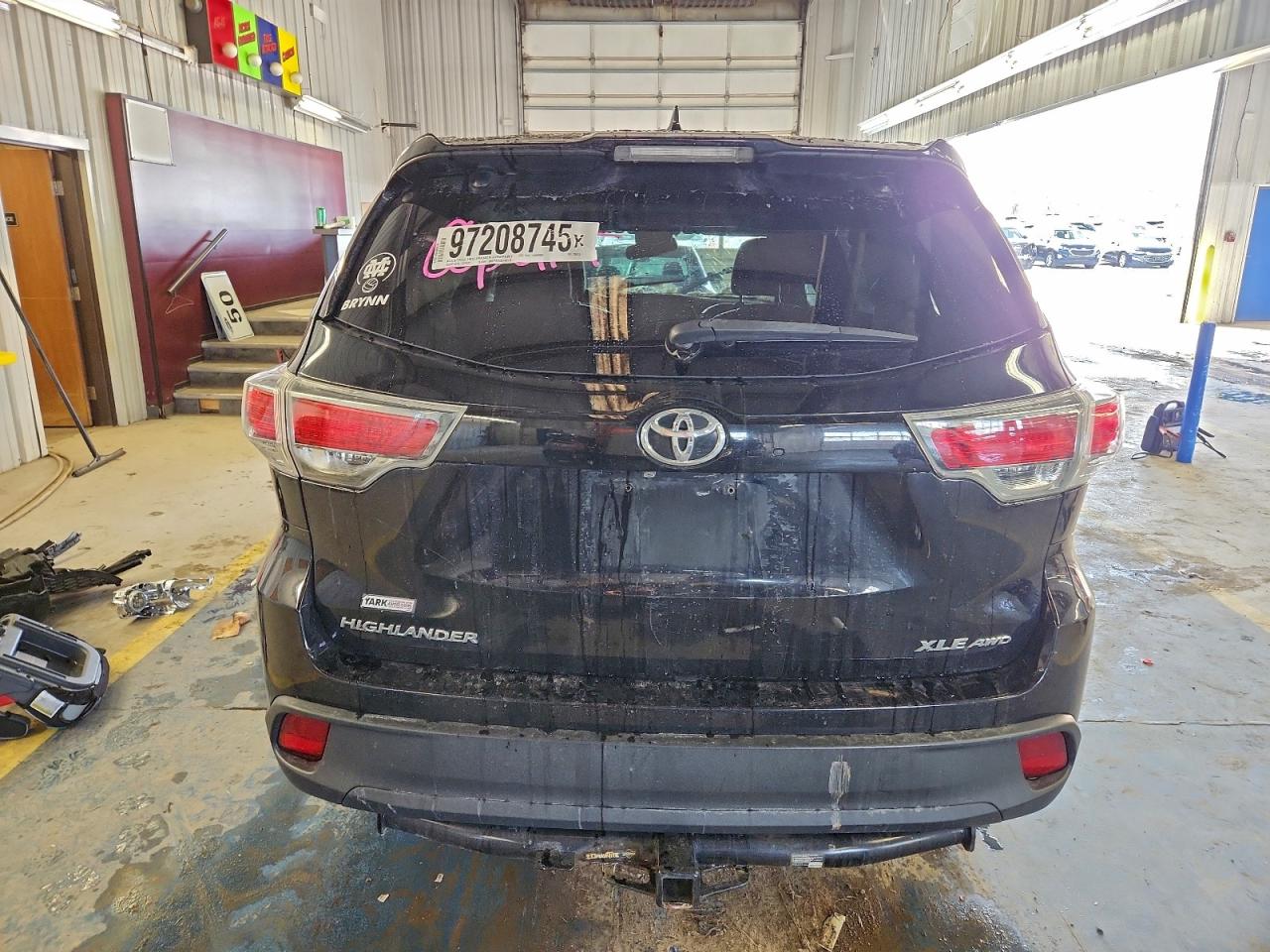 2016 TOYOTA HIGHLANDER XLE photo 6