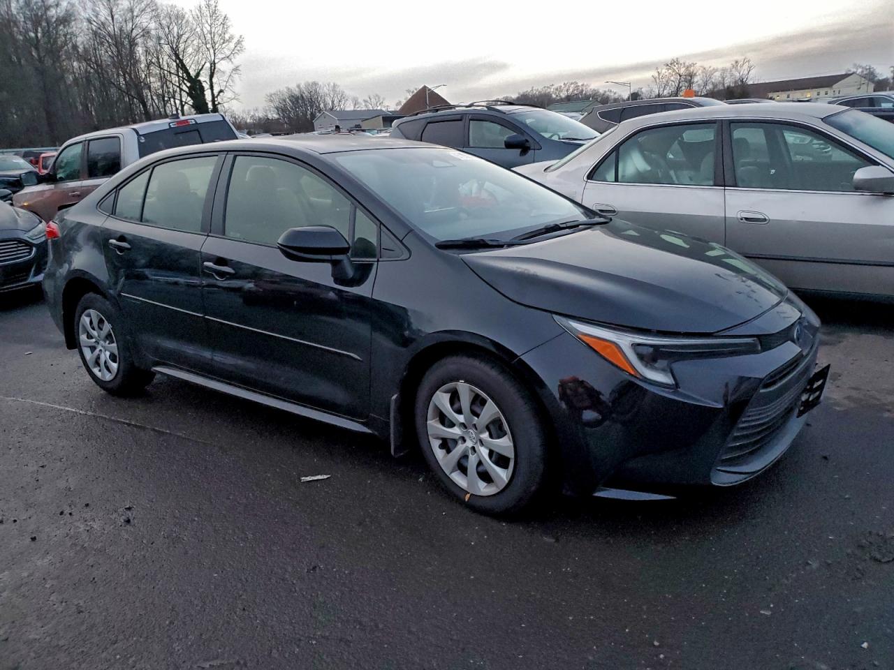 2025 TOYOTA COROLLA LE photo 4