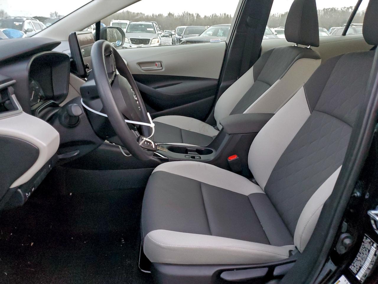 2025 TOYOTA COROLLA LE photo 7