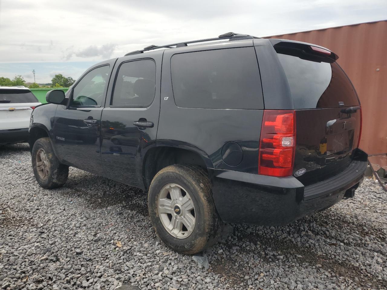 2011 CHEVROLET TAHOE C1500 LT photo 2
