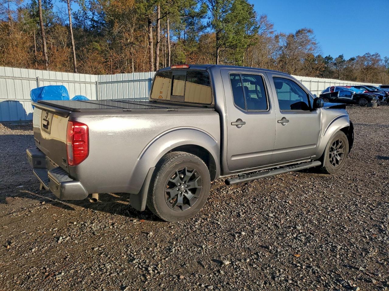 2019 NISSAN FRONTIER photo 3