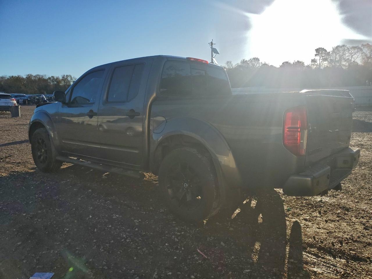 2019 NISSAN FRONTIER photo 2