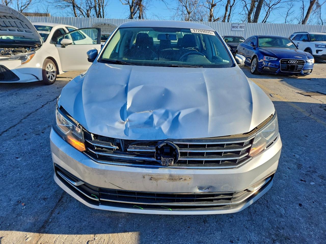 2017 VOLKSWAGEN PASSAT S photo 5