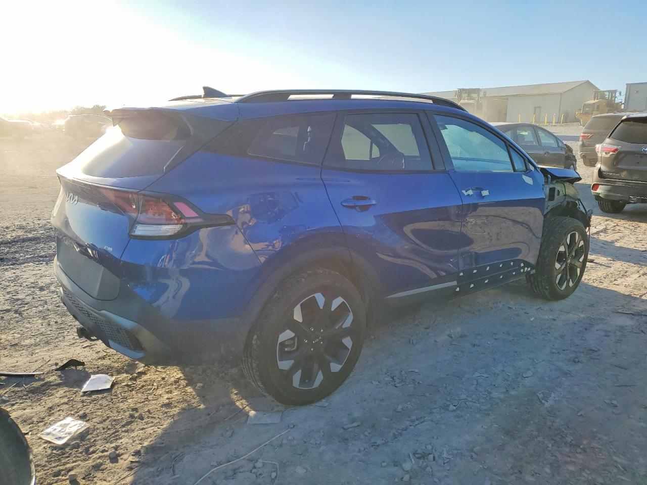 2023 KIA SPORTAGE X LINE photo 3
