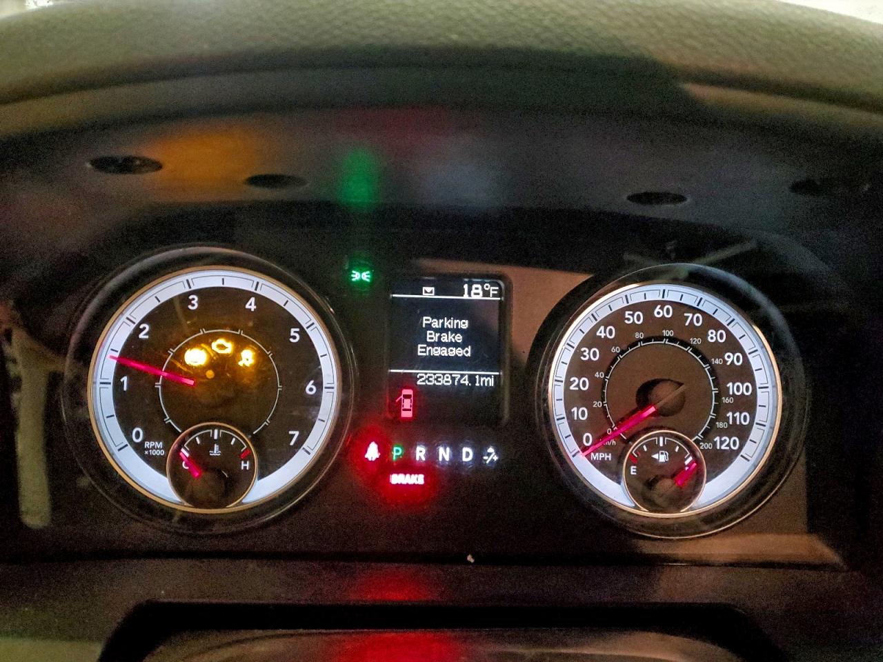 2016 RAM 1500 ST photo 9