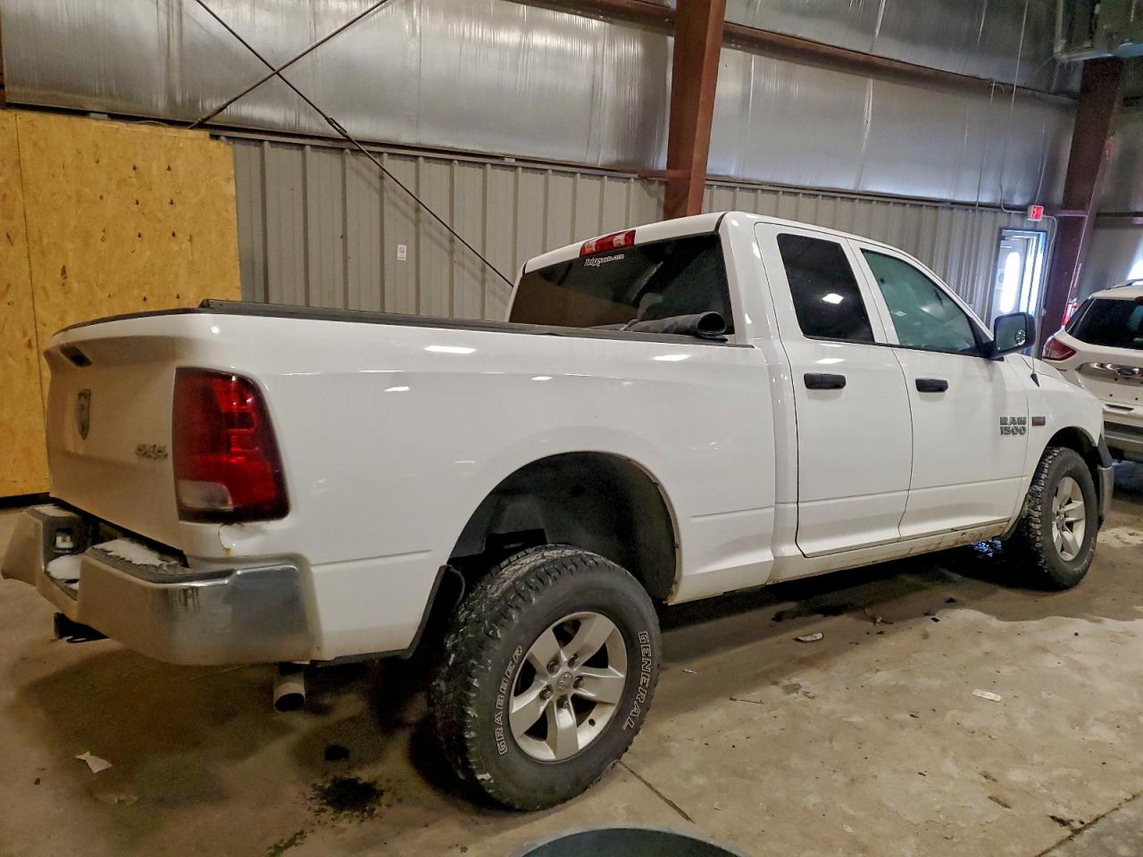 2016 RAM 1500 ST photo 3
