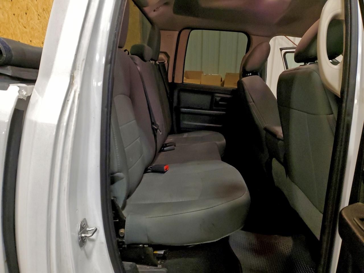 2016 RAM 1500 ST photo 10