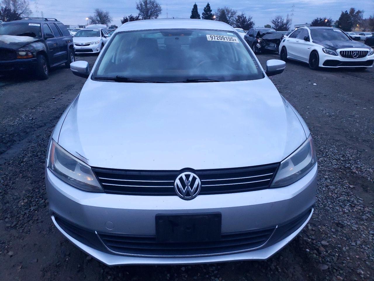 2014 VOLKSWAGEN JETTA SE photo 5