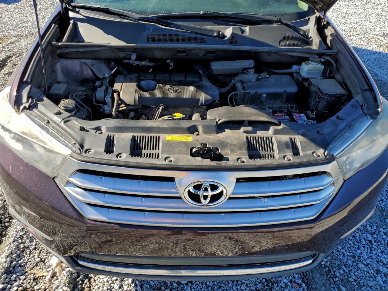 2011 TOYOTA HIGHLANDER BASE photo 12