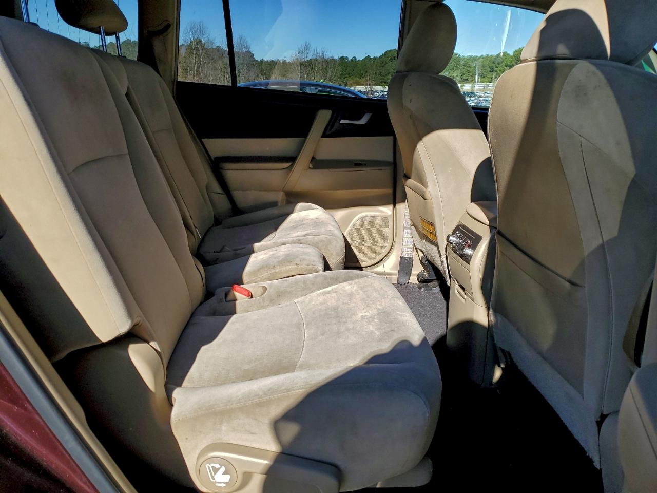 2011 TOYOTA HIGHLANDER BASE photo 11