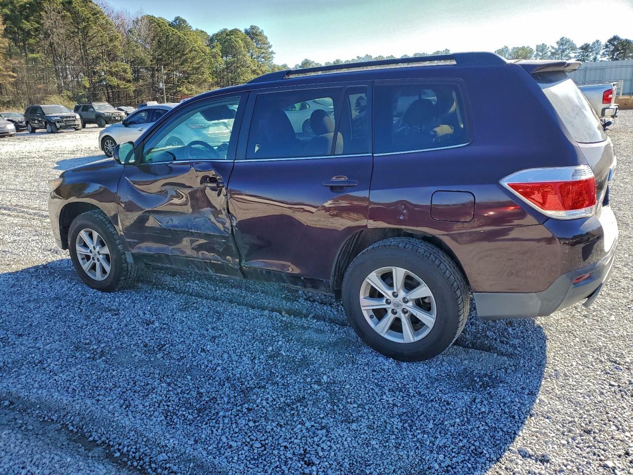 2011 TOYOTA HIGHLANDER BASE photo 2